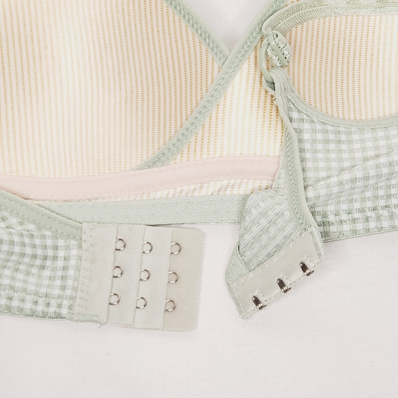 Girls Wireless Training Bralette - Picture 3 of 7